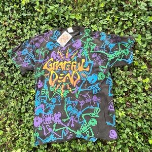 Vintage grateful dead all over print size large in fair condition